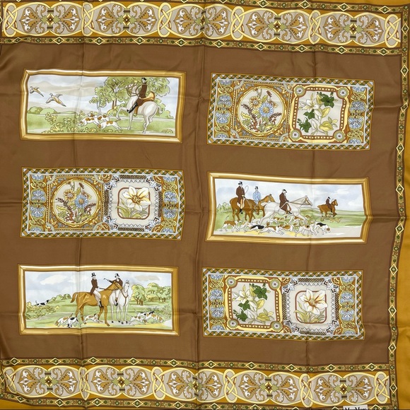 MaxMara Accessories - SALE!✨ MaxMara Silk Square Scarf